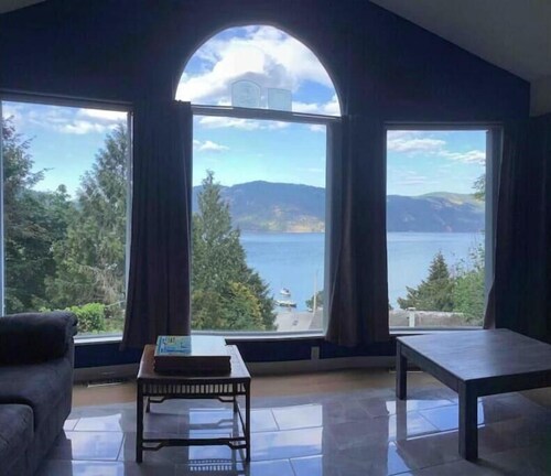 Maple Bay with ocean view and beach close by. Message host for Snowbird stays
