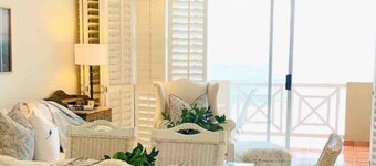 Casa Branca on the Beach & Pool  Just Renovated!