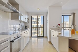 Fridge, microwave, oven, dishwasher