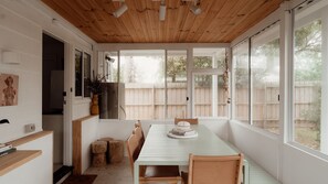 Dining - The Aframe in Corinella (Corinella)