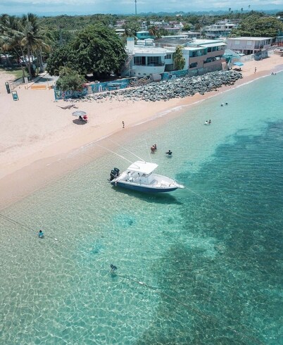 Spacious 3BR Penthouse 5 min from beach / AC/ WIFI