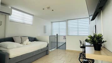 3 bedrooms, iron/ironing board, travel crib, WiFi