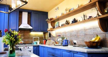 Levon's Dom: Garden Room