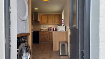 KĂŒhlschrank, Mikrowelle, Ofen, GeschirrspĂŒler