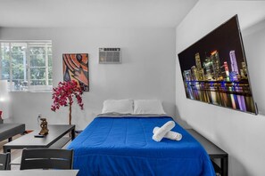 Iron/ironing board, free WiFi, bed sheets