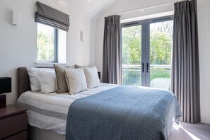 5 Schlafzimmer, Schreibtisch, Bügeleisen/Bügelbrett, kostenloses WLAN