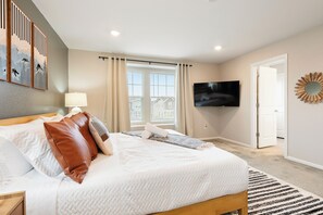 3 bedrooms, desk, iron/ironing board, free WiFi