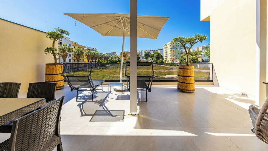 Emily Luxury Veranda