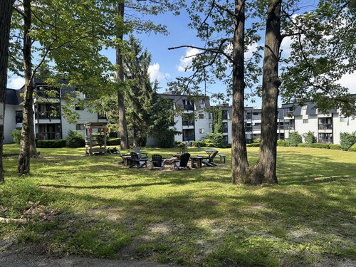 Cozy Studio Condo with Loft, Steps from Skiing, Hiking & More!