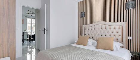 1 habitación, escritorio, tabla de planchar con plancha y wifi gratis