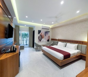 Deluxe Double or Twin Room, Balcony, City View