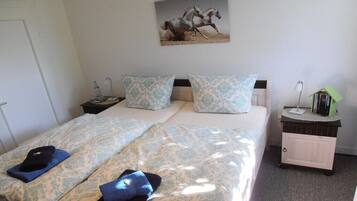 Iron/ironing board, travel crib, free WiFi