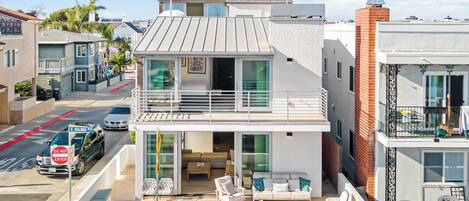 House (4 Bedrooms) | Front of property