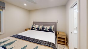 2 bedrooms, internet, bed sheets - Creekside 1BR with Breakfast! (Vail)