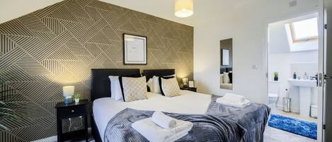 3 عدّة غرف نوم ومكواة/لوح كي وواي فاي مجانًا