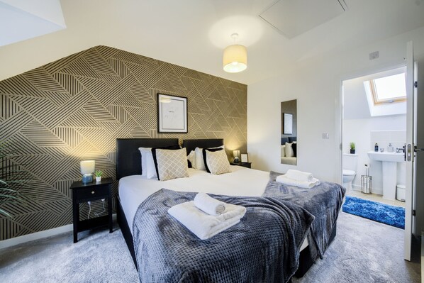 3 chambres, fer et planche à repasser, Wi-Fi gratuit