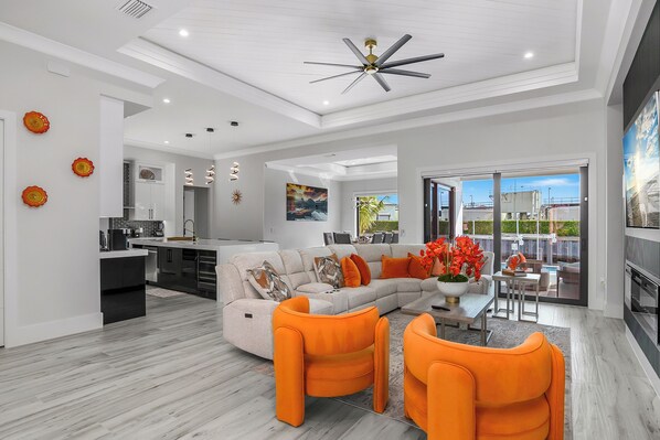 Smart TV, fireplace, books, video library