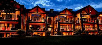 Prestige condo at the foot of the St-Sauveur slopes