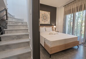 2 bedrooms, iron/ironing board, Internet, bed sheets