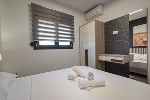 2 bedrooms, iron/ironing board, Internet, bed sheets