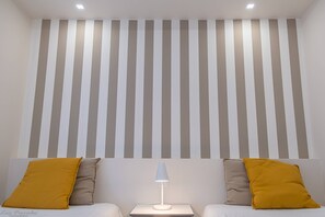 1 dormitorio, tabla de planchar con plancha, Internet y ropa de cama