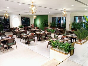 Basic Room | Room amenity - Wow Amazing BurjKhalifa Sea SunSet Ship (Dubai)