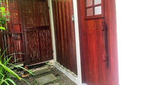 Unclassified image, 4 of 19, button - Villa 5 - Modern 2 Bed Villa in Playa Chiquita (Cahuita)