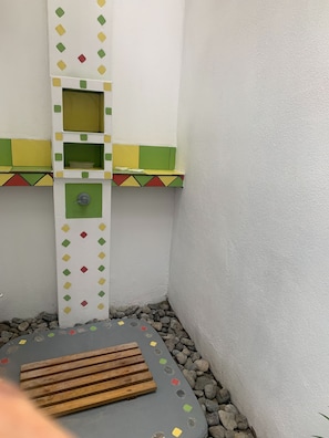 Maison, 2 chambres, patio, vue jardin | Salle de bain