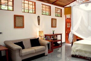Maison, 2 chambres, patio, vue jardin | Salle de séjour