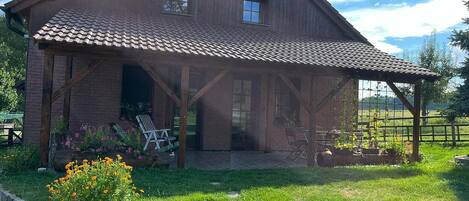 المنشأة من الخارج