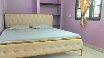 2 bedrooms, WiFi, bed sheets