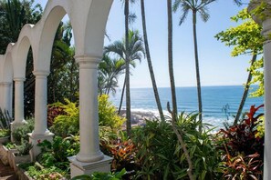 Property grounds - Moonlit Tides Cottage (Ballito)