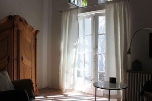 Télévision, chaîne hi-fi