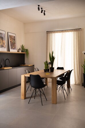 Dining - Cozy accommodation in the center of Palermo within walking distance of Via Libertà. (Palermo)