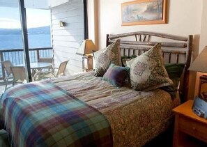 3 bedrooms, iron/ironing board, WiFi, bed sheets - Lake Front home with a view #65 (Kings Beach)