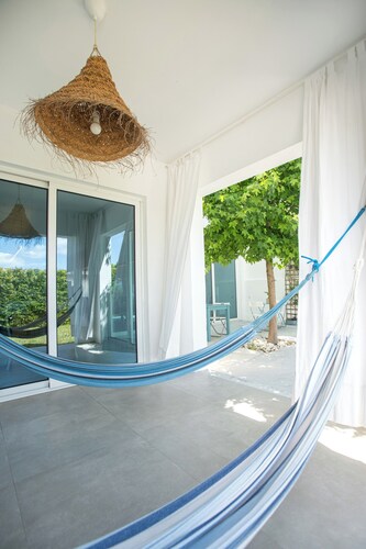 Modern Grove Villa | 3 Bedroom | BBQ | Aircon