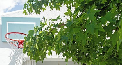 Modern Grove Villa | 3 Bedroom | BBQ | Aircon
