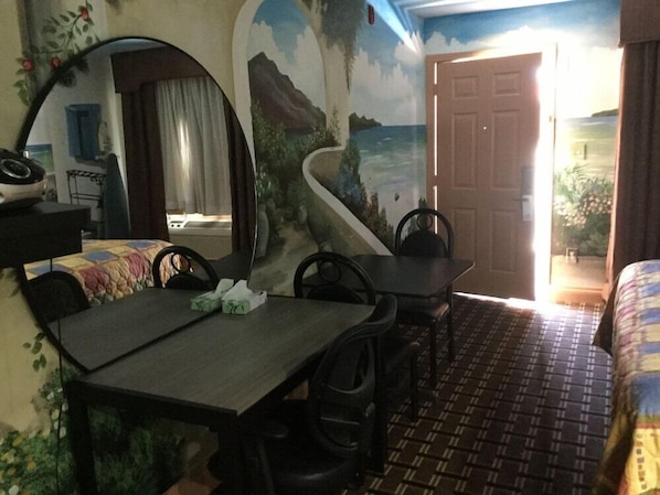 Room - Palace Inn (San Antonio)