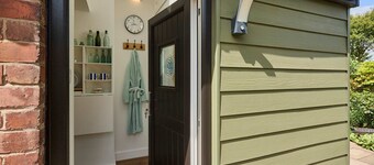 Host Stay Garden Studio