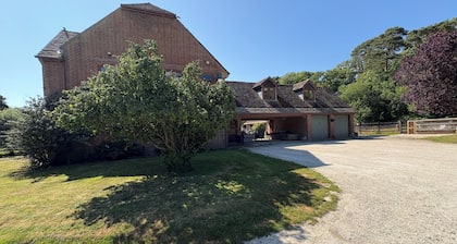 Charming Farm Stay in Dorset. Cozy Self Catering Apartment with scenic views.