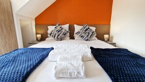 3 bedrooms, iron/ironing board, free WiFi, bed sheets