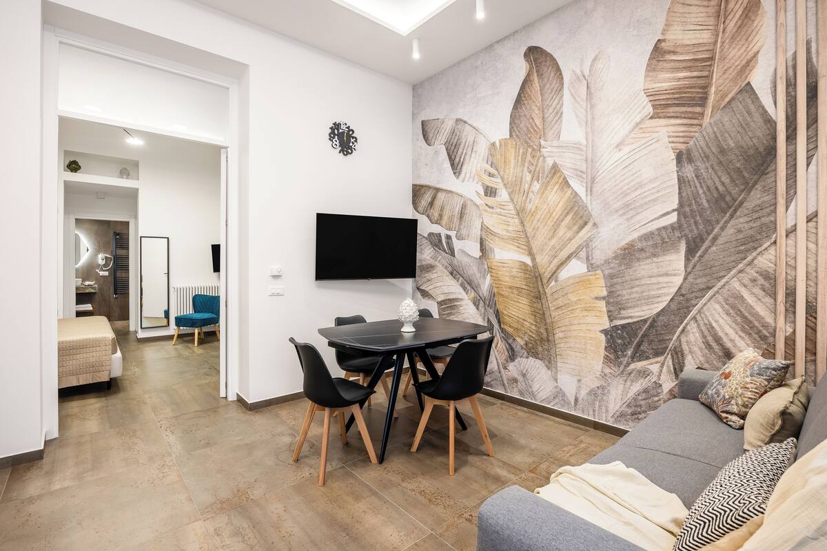 Leilighet – comfort, 1 kingsize-seng med sovesofa, kjæledyr tillatt | 1 soverom, safe på rommet, blendingsgardiner og strykejern/-brett