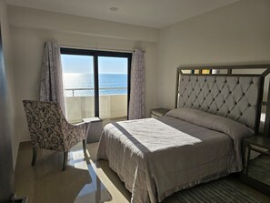 Blackout curtains, iron/ironing board, free WiFi - Vive Stay (Mazatlán)