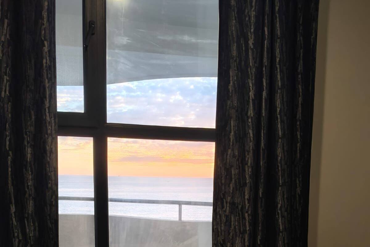 Comfort Apartment, Beach View | Blackout drapes, iron/ironing board, WiFi (free)
