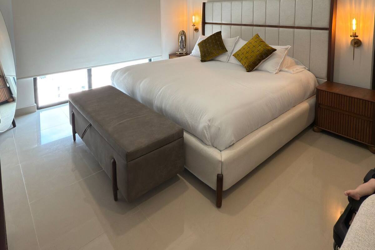 Exclusive Apartment | Blackout drapes, iron/ironing board, WiFi (free)