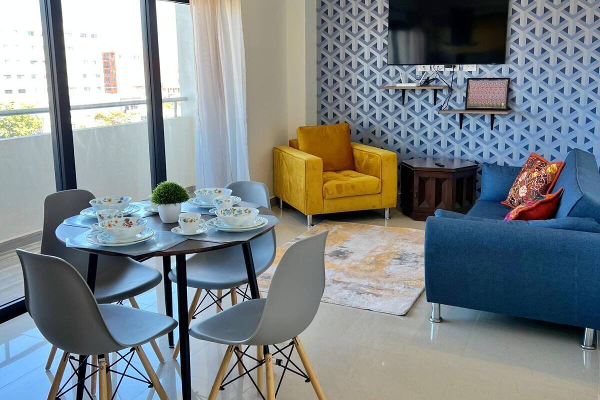 Classic Apartment, Balcony, Beach View | Living area