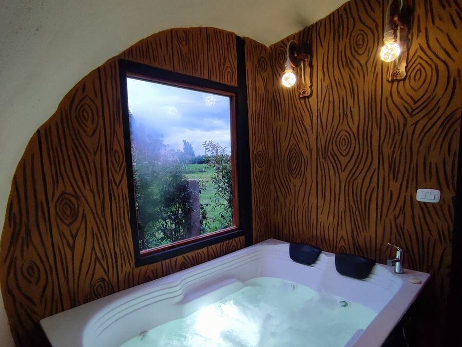 Private spa tub