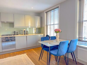 Dining - Pass the Keys | Central 2 Bed 2 Bath Duplex (London)