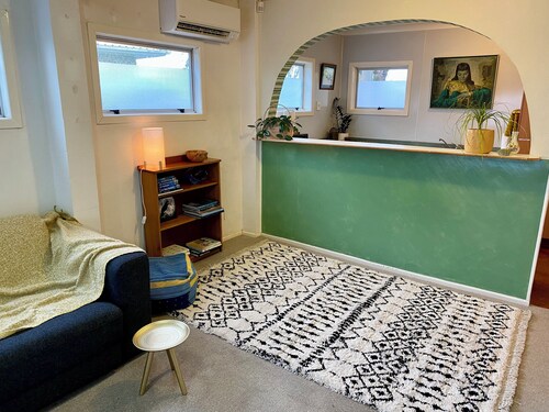 Central Māngere Bridge Gem, Family and Pet Friendly. Close to the Airport.