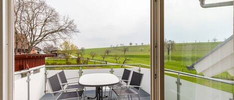 تناول الطعام بالخارج